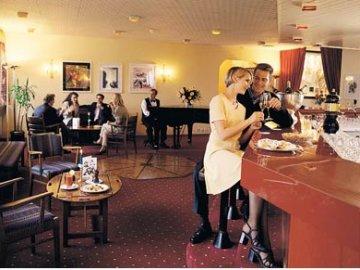 Le Petit Cervin 호텔 체르마트 외부 사진 The lounge at the airport